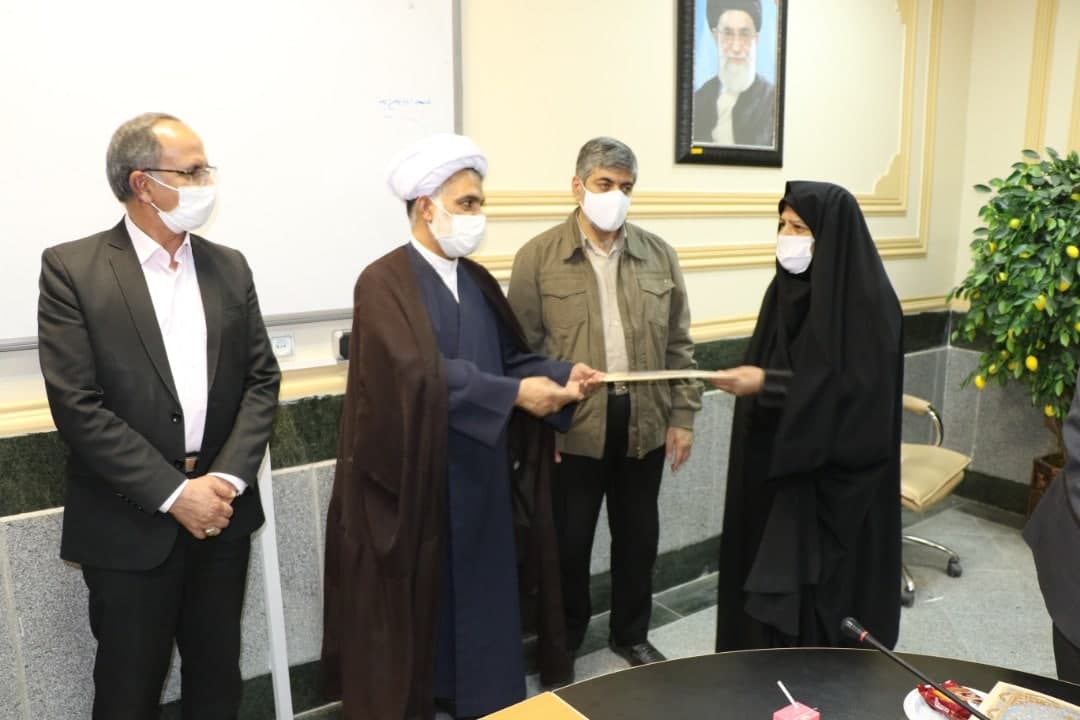تجلیل از کارکنان حوزه معاونت توسعه مدیریت و منابع واحد زاهدان