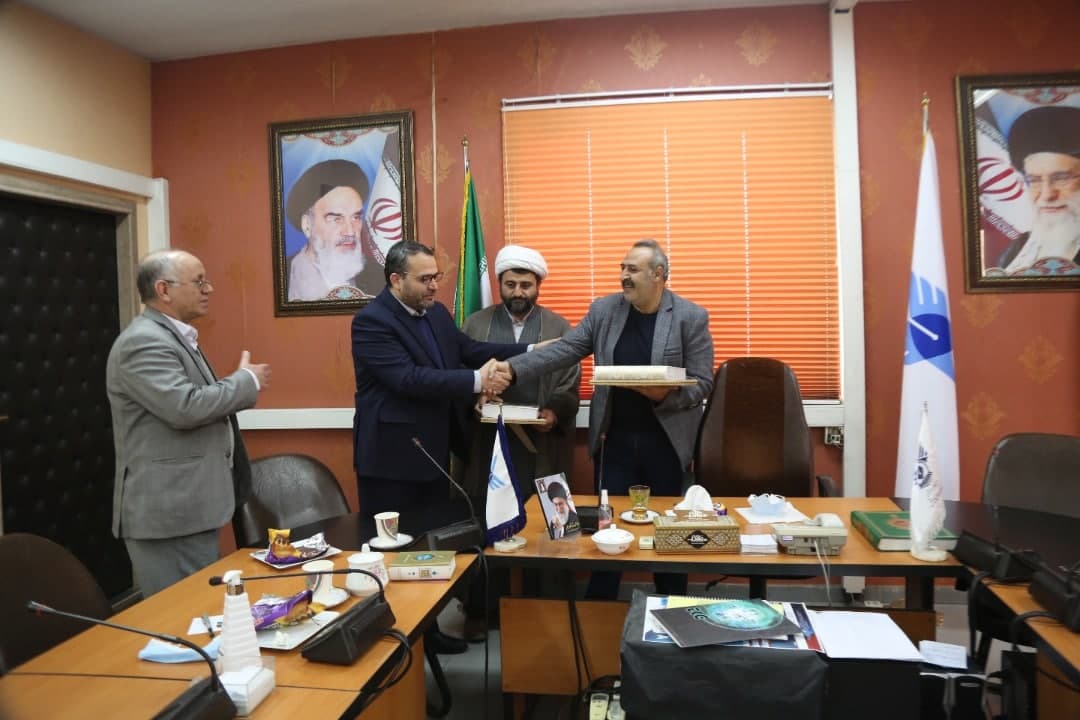 تجلیل از بازنشستگان دانشگاه آزاد اسلامی واحد یادگار امام(ره)