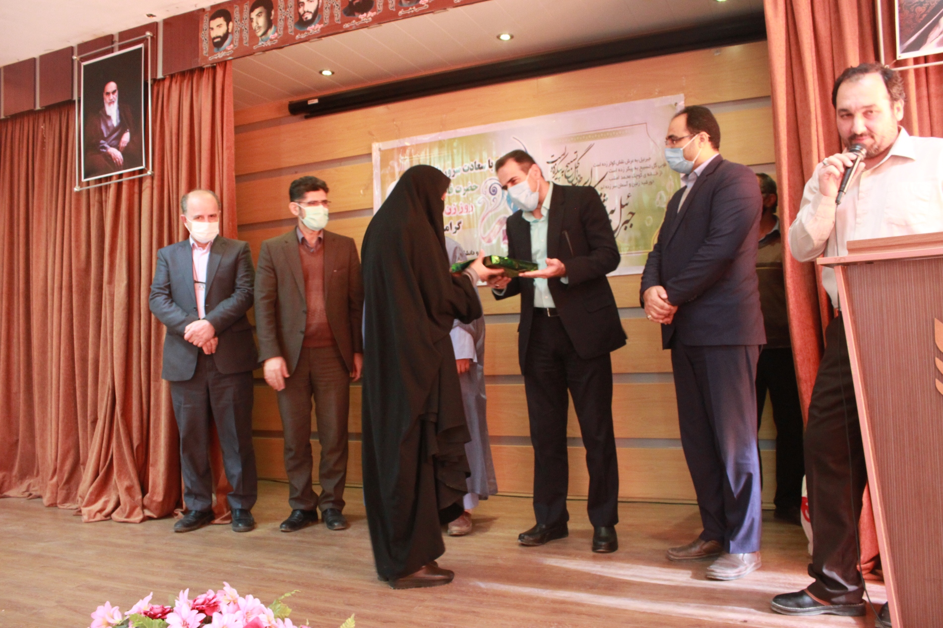 تجلیل از بانوان استاد و کارکنان دانشگاه آزاد اسلامی جویبار