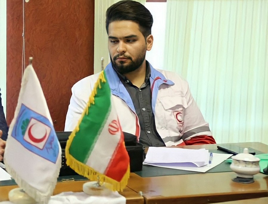 نوید خدادادیان دبیر کانون هلال احمر دانشگاه آزاد اسلامی واحد کرج