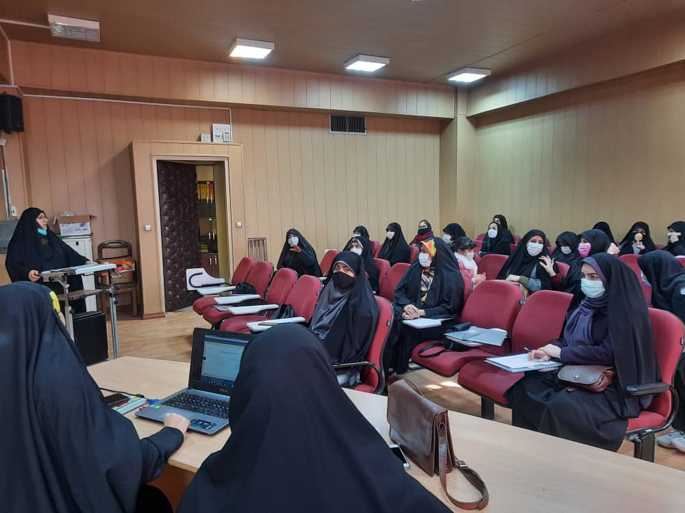 نشست تخصصی اساتید در واحد کرج