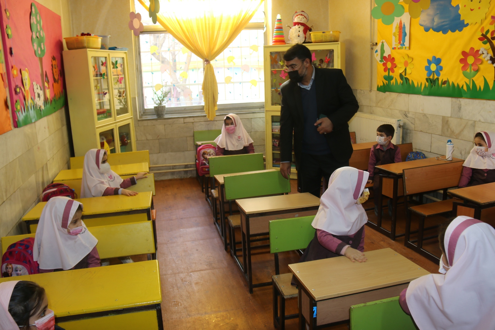 زنگ انقلاب در مدارس سما همدان به صدا درآمد