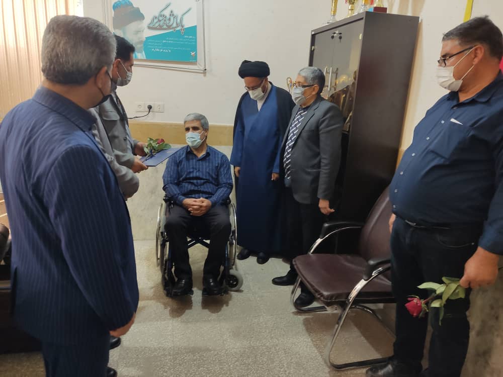 دیدار سیروس حدادنیا رئیس دانشگاه آزاد ممسنی با موسی بهزادی جانباز و رئیس بنیاد شهید شهرستان