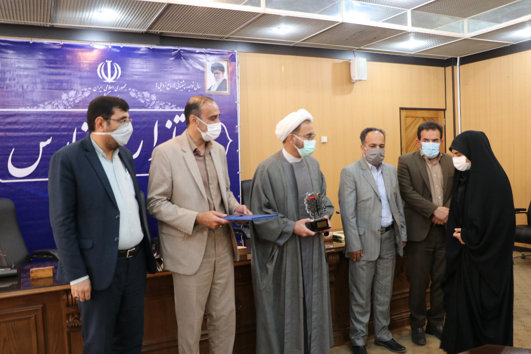 دانشجوی دانشگاه آزاد اسلامی شیراز موفق به کسب رتبه نخست جشنواره جایزه ملی ایثار شد