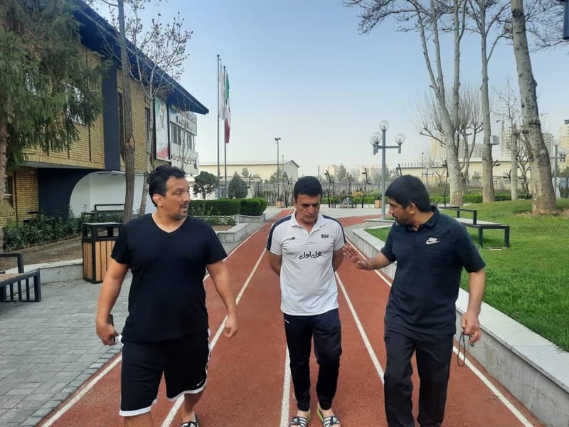 دبیر