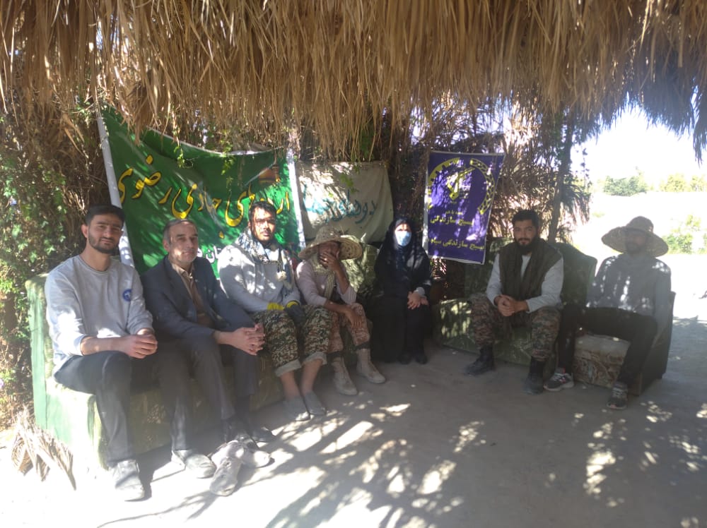 حضور سرزده بیاباننورد از اردوی جهادی دانشجویان بسیجی دانشگاه آزاد شیراز
