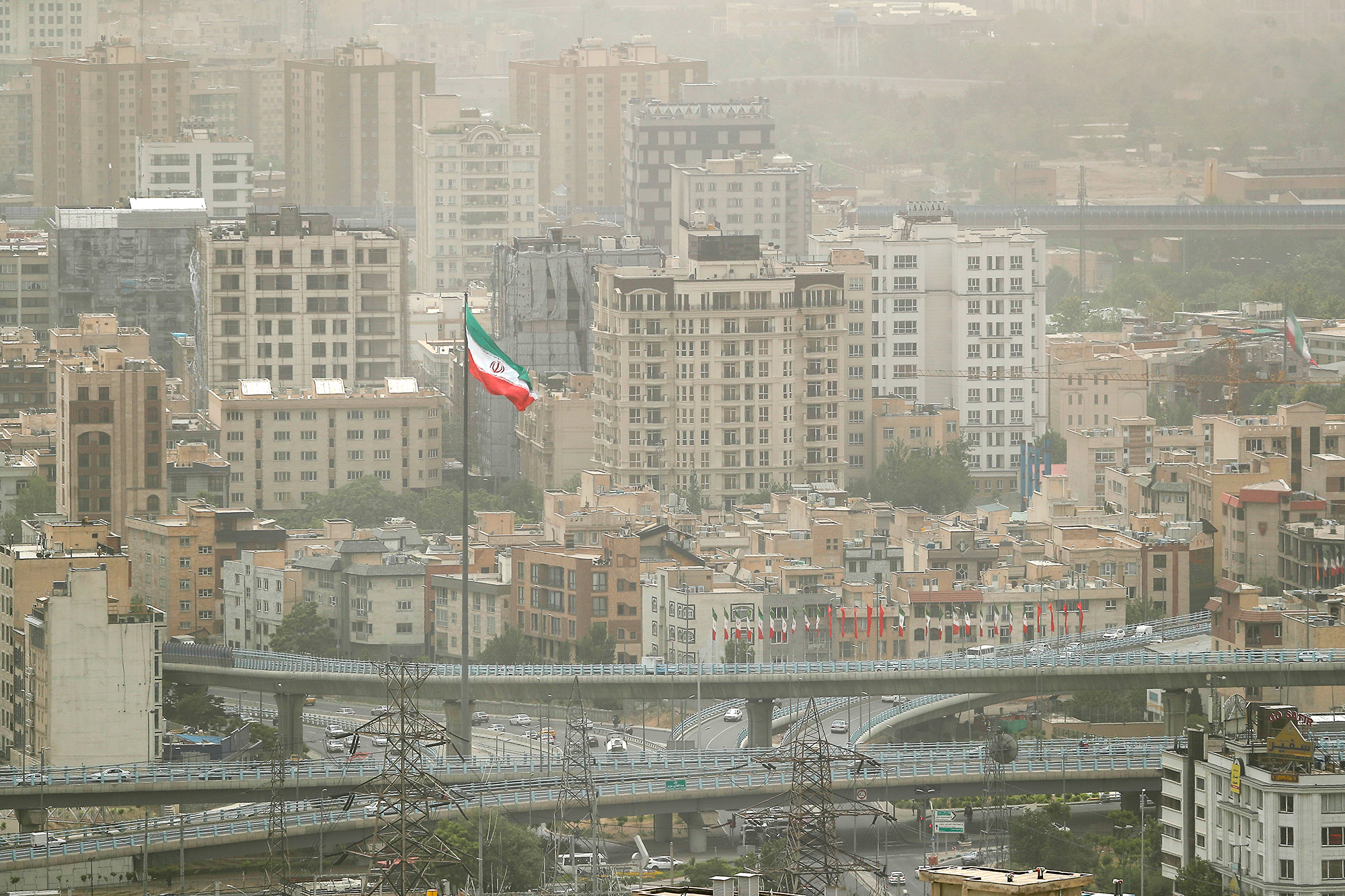 آلودگی هوای تهران در اثر ریزگردها و گرد و غبار