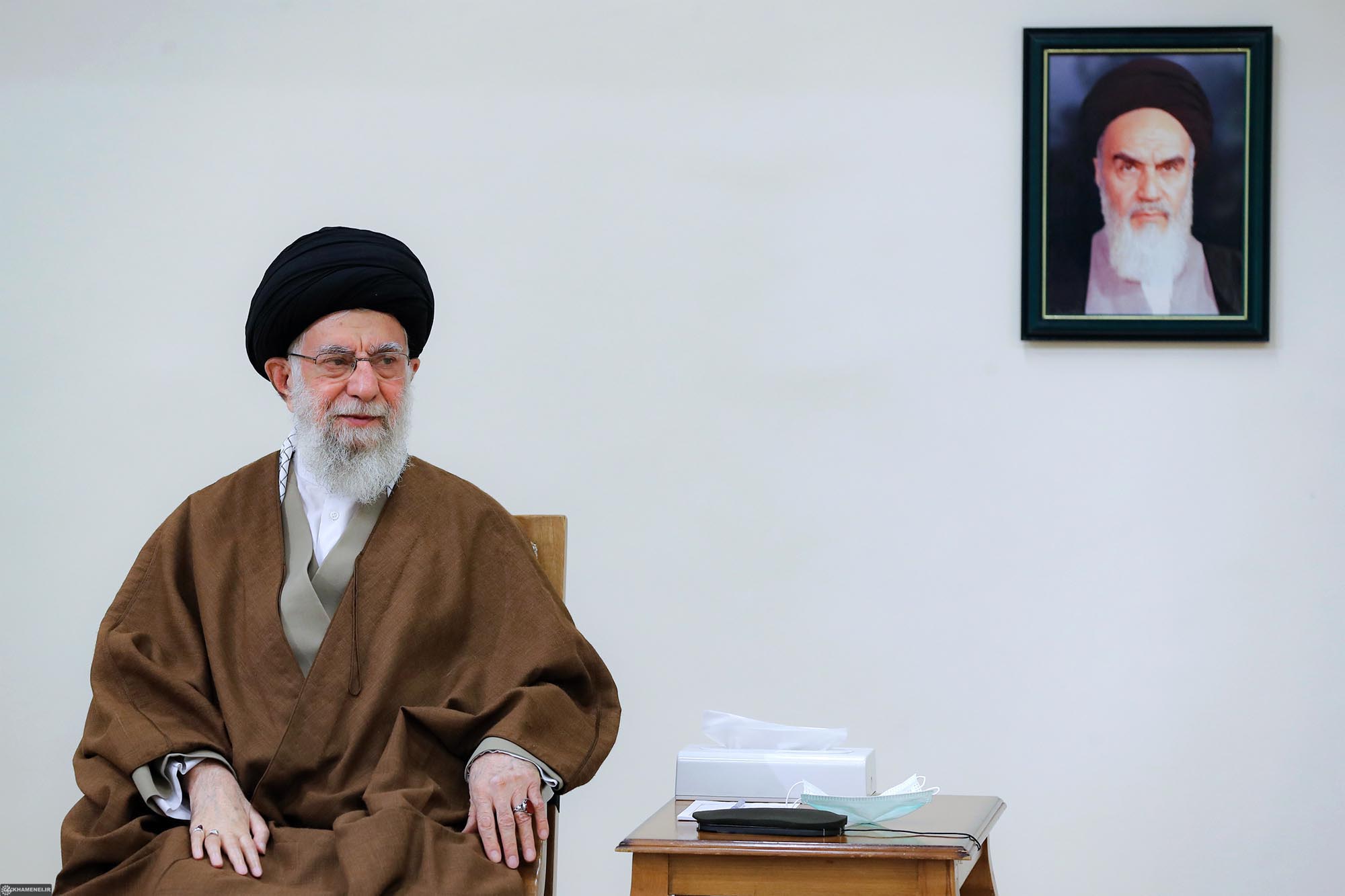 دیدار امیر قطر و هیئت همراه با رهبر انقلاب