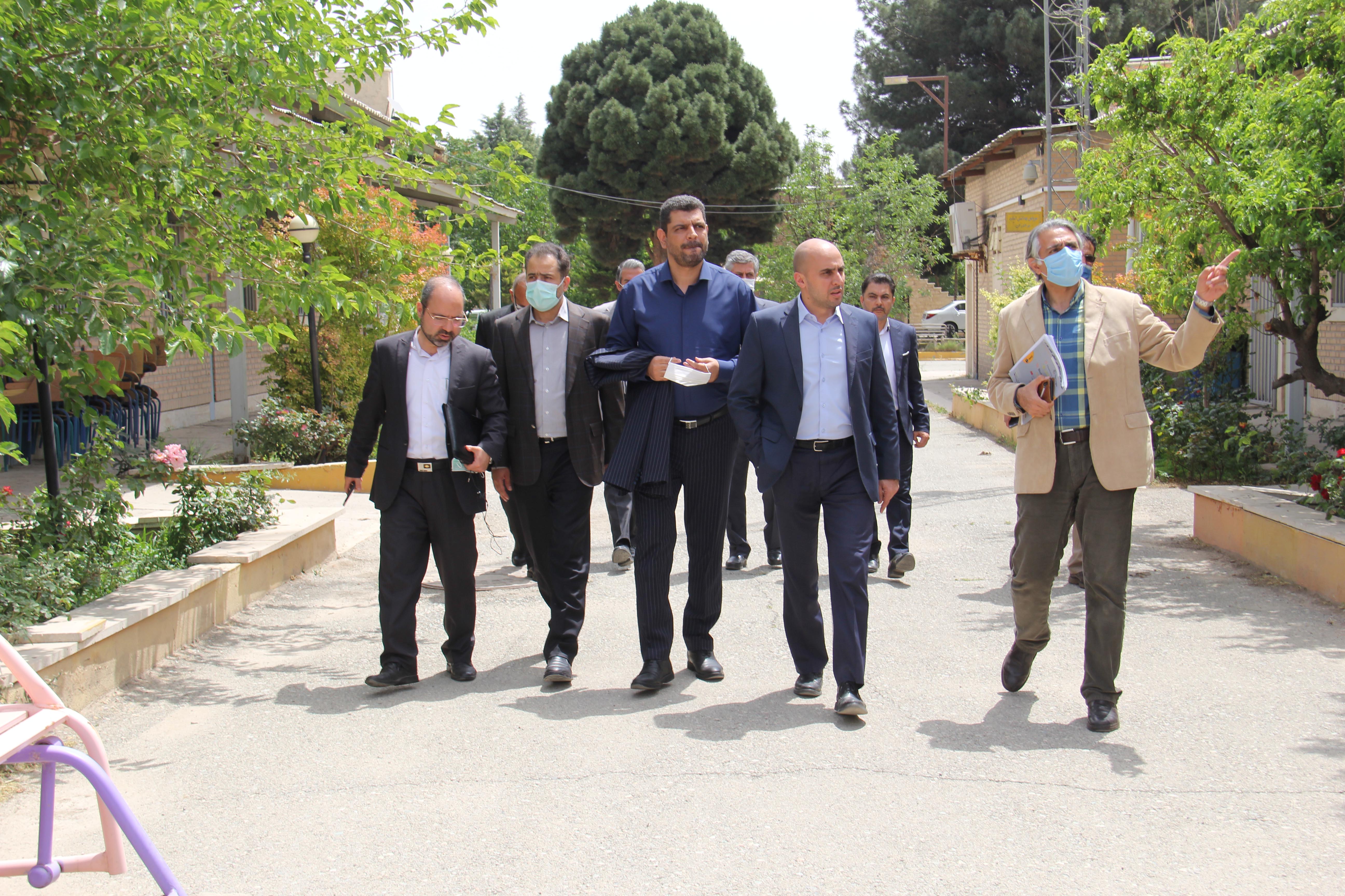 بازدید مسئولان دانشگاه آزاد اسلامی از از مجتمع کارگاهی و آزمایشگاهی واحد اسلامشهر