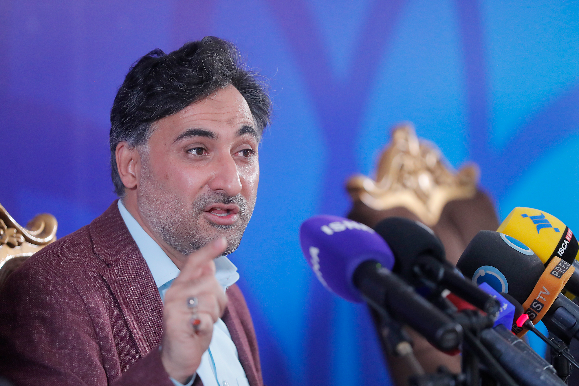 روح الله دهقانی فیروزآبادی معاون تحقیقات، فناوری و نوآوری دانشگاه آزاد اسلامی در نشست خبری رویداد ملی عصر امید و چهلمین سالگرد تأسیس دانشگاه آزاد اسلامی