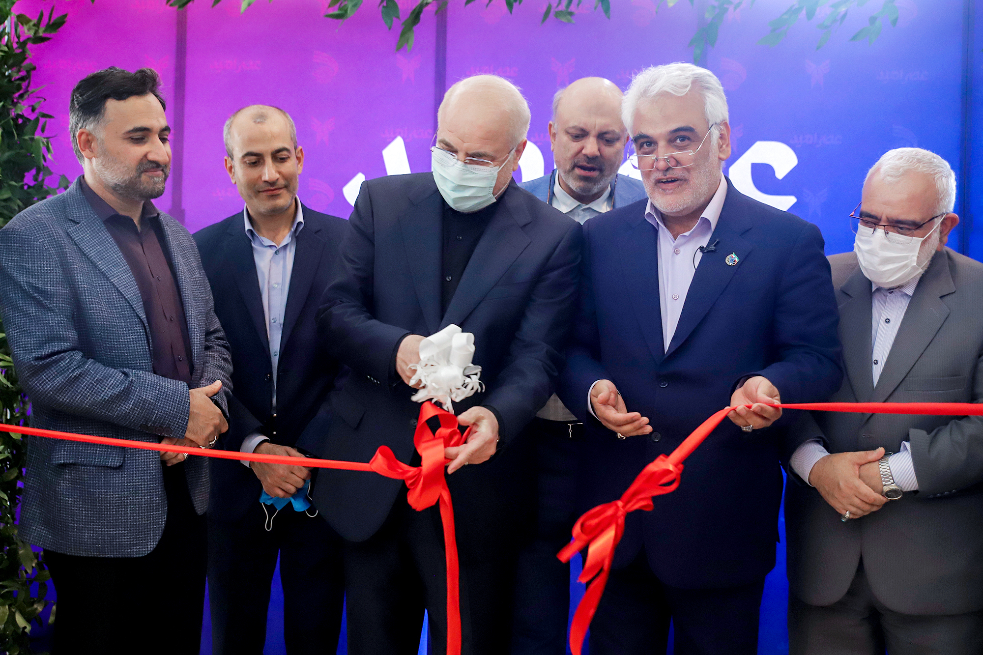 بازدید محمدباقر قالیباف از نمایشگاه رویداد ملی عصر امید