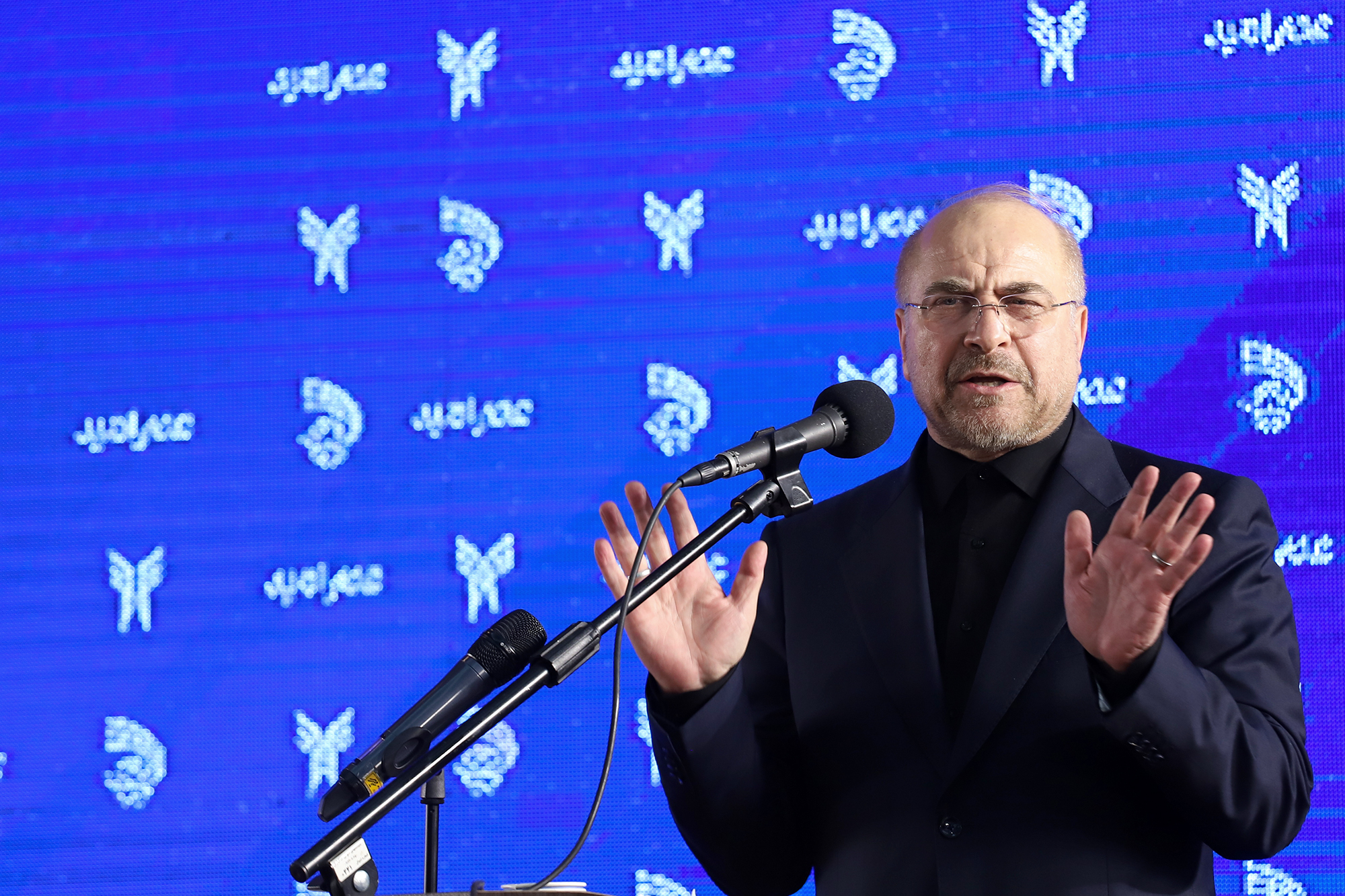 بازدید محمدباقر قالیباف از نمایشگاه رویداد ملی عصر امید