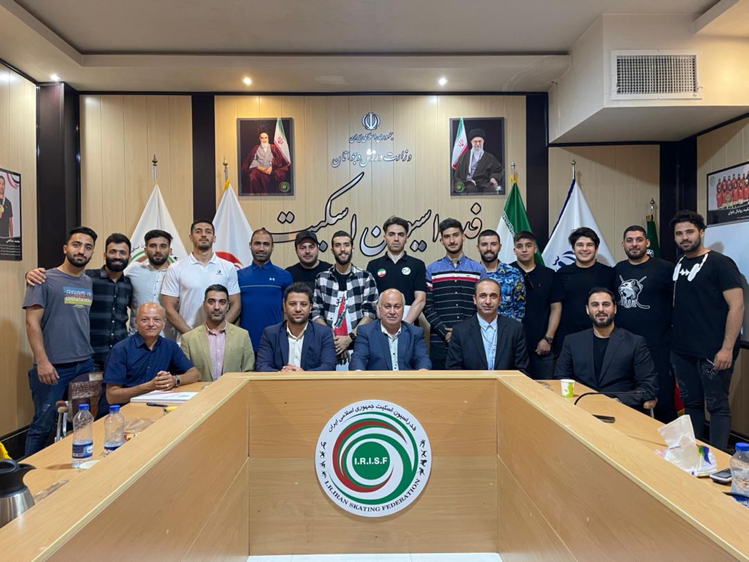 نشست رئیس فدراسیون با تیم ملی اسکیت هاکی روی یخ آقایان