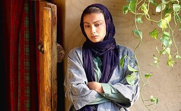 محیا دهقانی