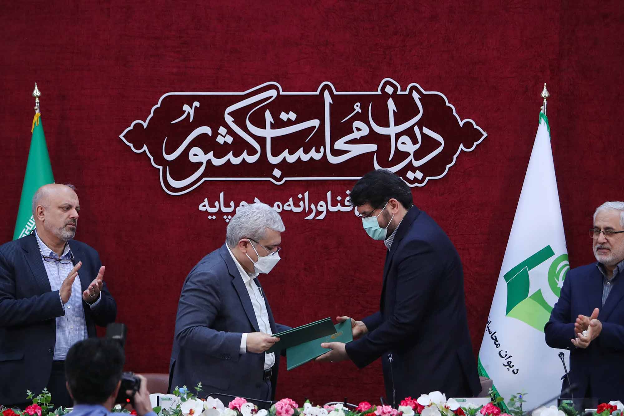 مهرداد بذرپاش رئیس دیوان محاسبات کشور و سورنا ستاری معاون علمی و فناوری رئیس جمهور