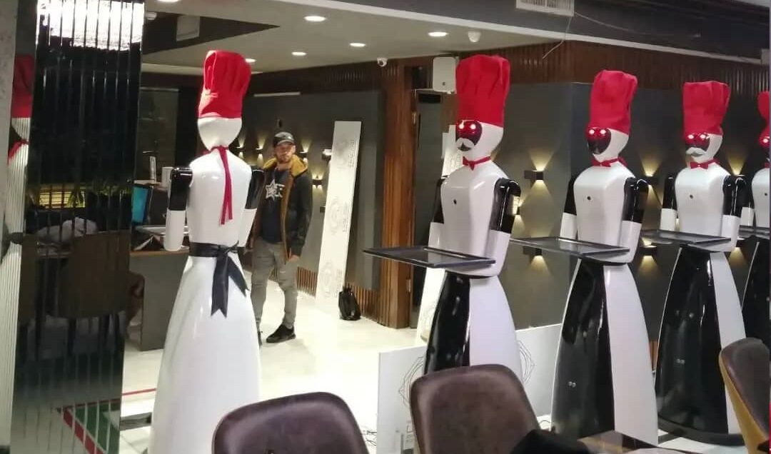 ربات پیشخدمت