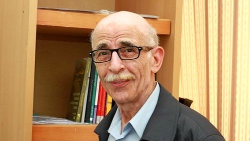 تقوی- اقتصاددان.jpg