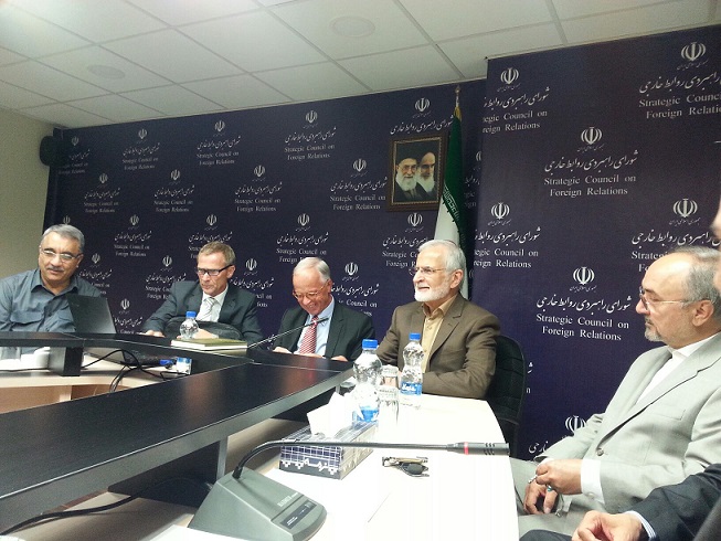 کمال خرازی.jpg