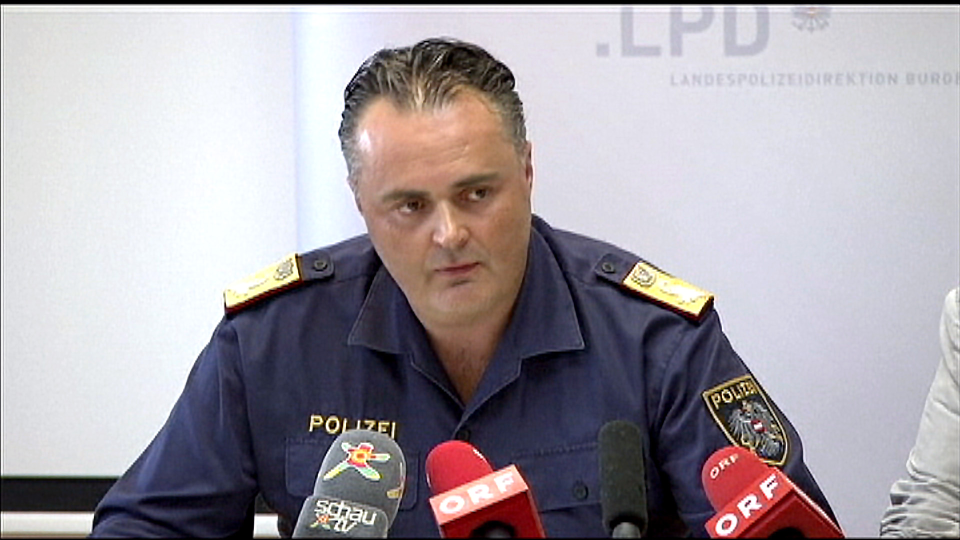 x_lon_austpolice_150827.jpg