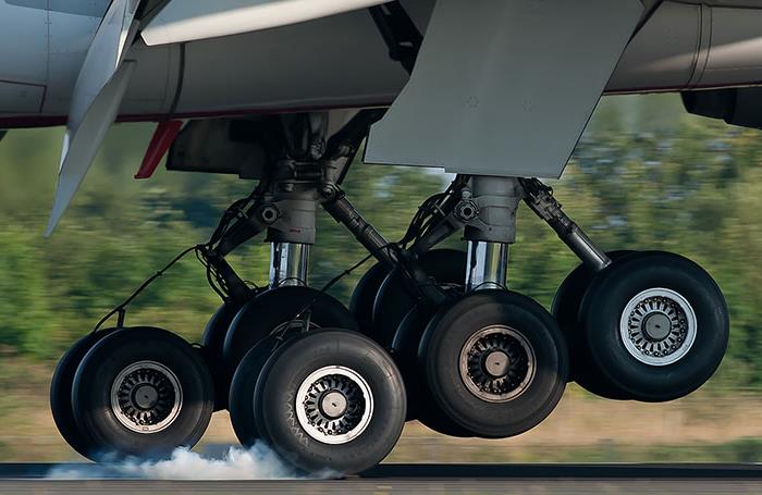 airplane-gear-touch-down.jpg