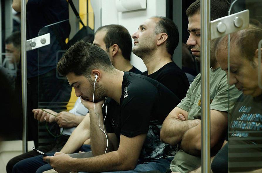 استفاده+((+هندزفری))+در+بین+جوانان+-+عکس+_+وحید+اصلانی+فر+.jpg
