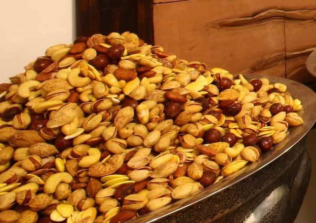 دلالان عامل افزایش 30 درصدی قیمت خشکبار
