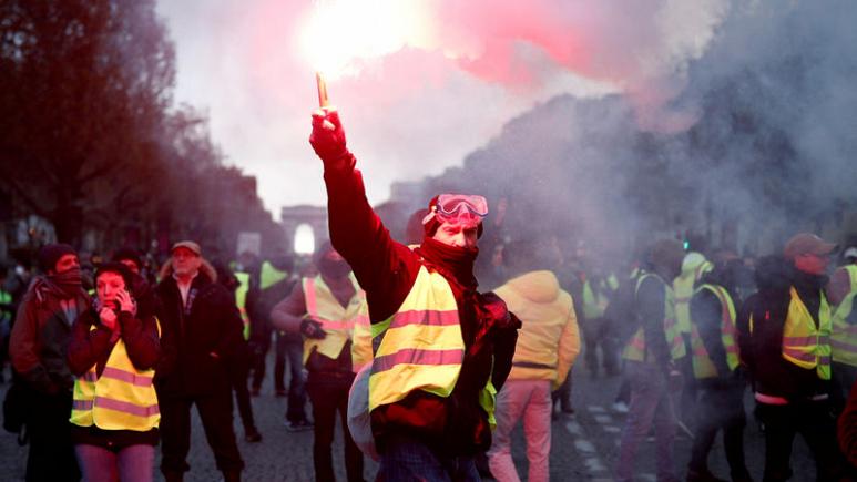 773x435_french-police-fire-tear-gas-at-fuel-price-protesters.jpg