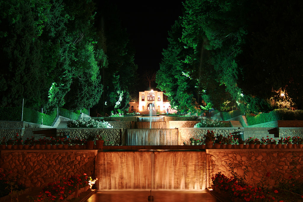 1024px-Baghe_shahzadeh.jpg