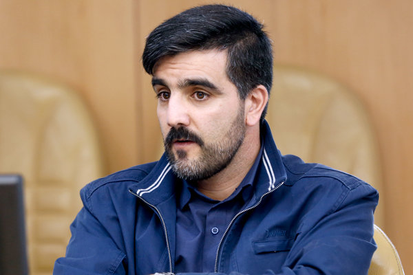 اکبری.jpg