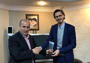 رایزن.jpg