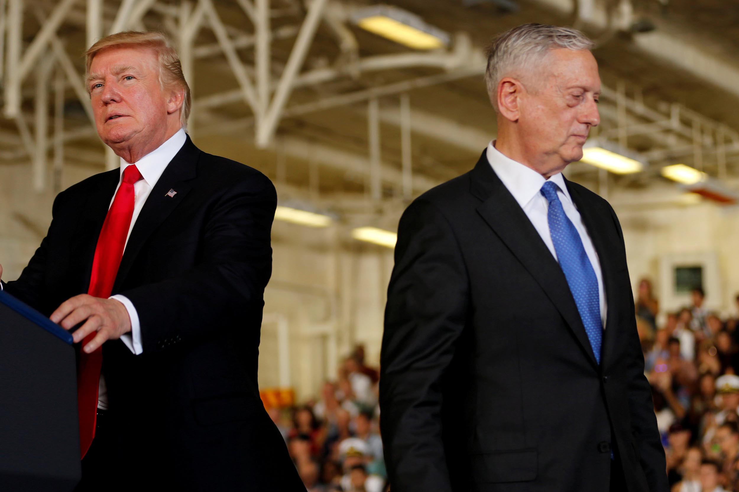170831-mattis-trump-mc-341_648789e7170fefa6ac0f64f8b931a49d.JPG