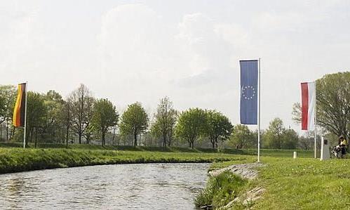 2111478675-parsnaz-ir.jpg