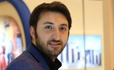 4zUzD1o2_400x400.jpg