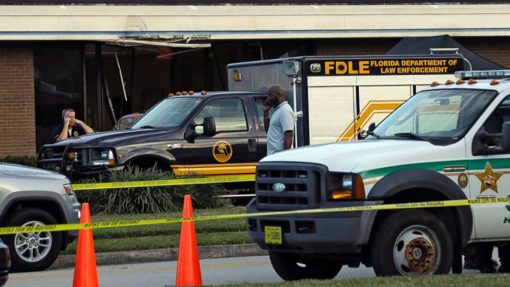 sebring-bank-incident-16-ap-jc-190123_hpMain_16x9_992.jpg