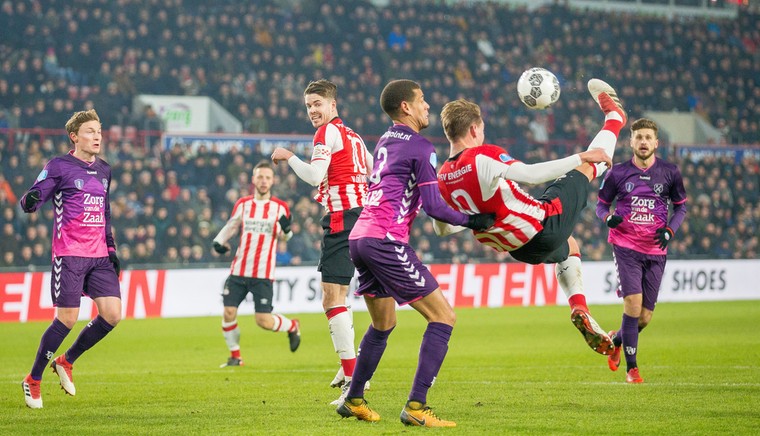 de-jong-psv-utre.jpg