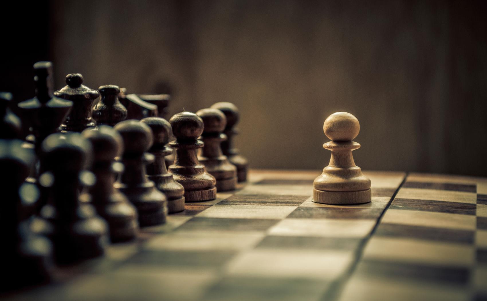 Chess-First-Move-noofeh.jpg
