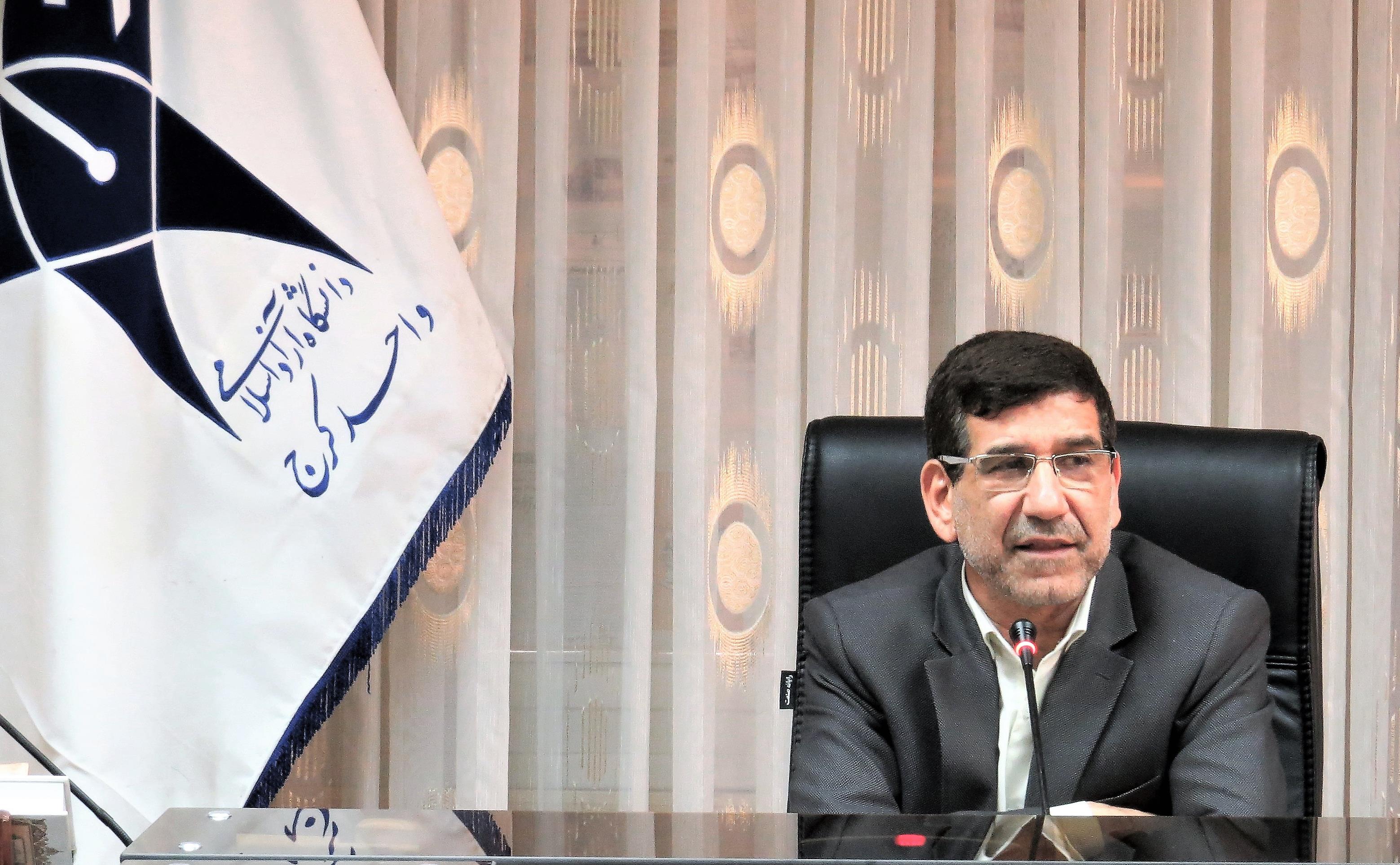 دکتر در شورا.jpg