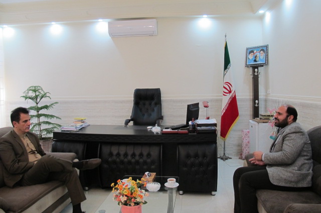 دیدار با فرماندار.jpg