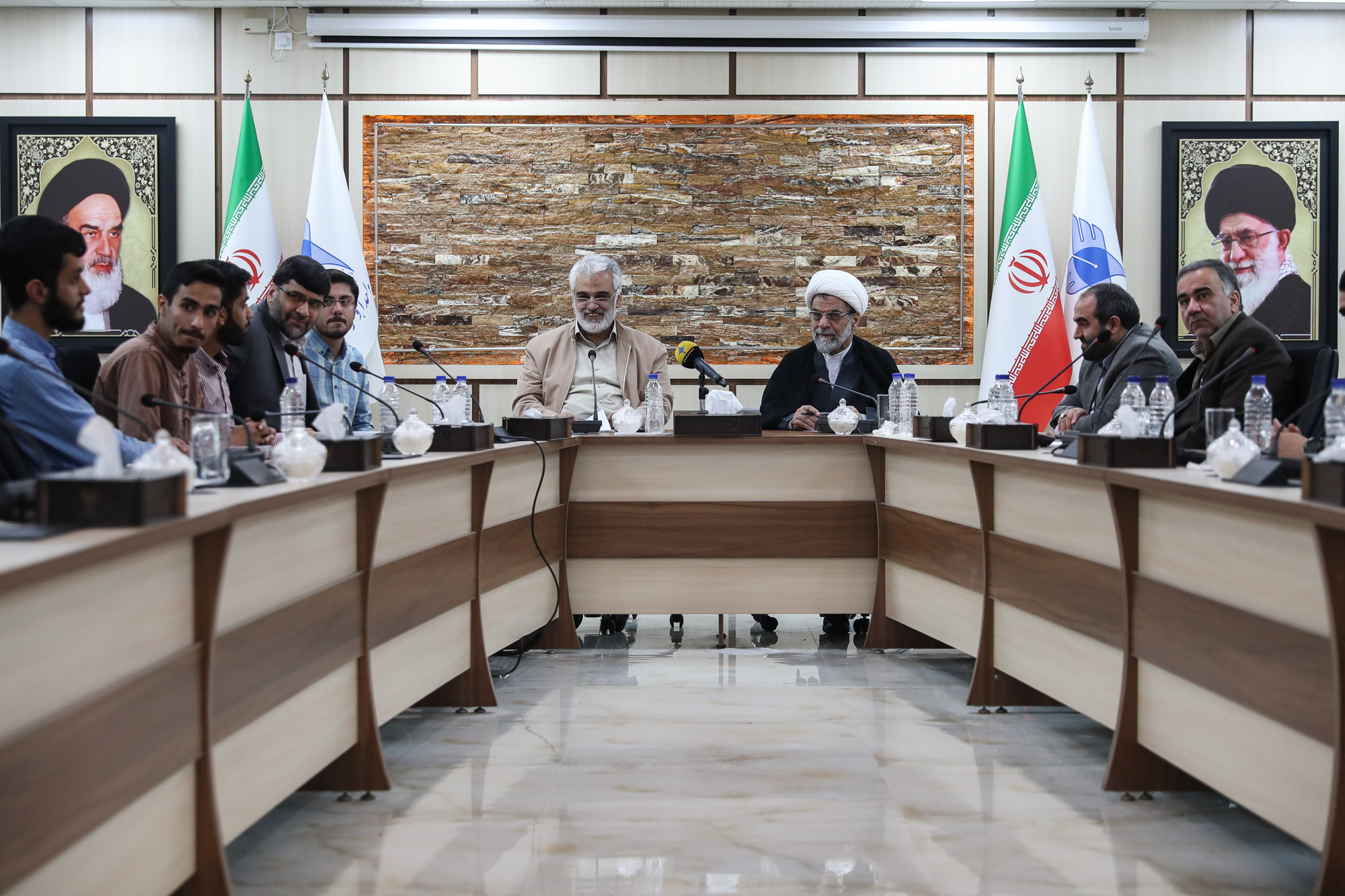 amid farahi-1.JPG