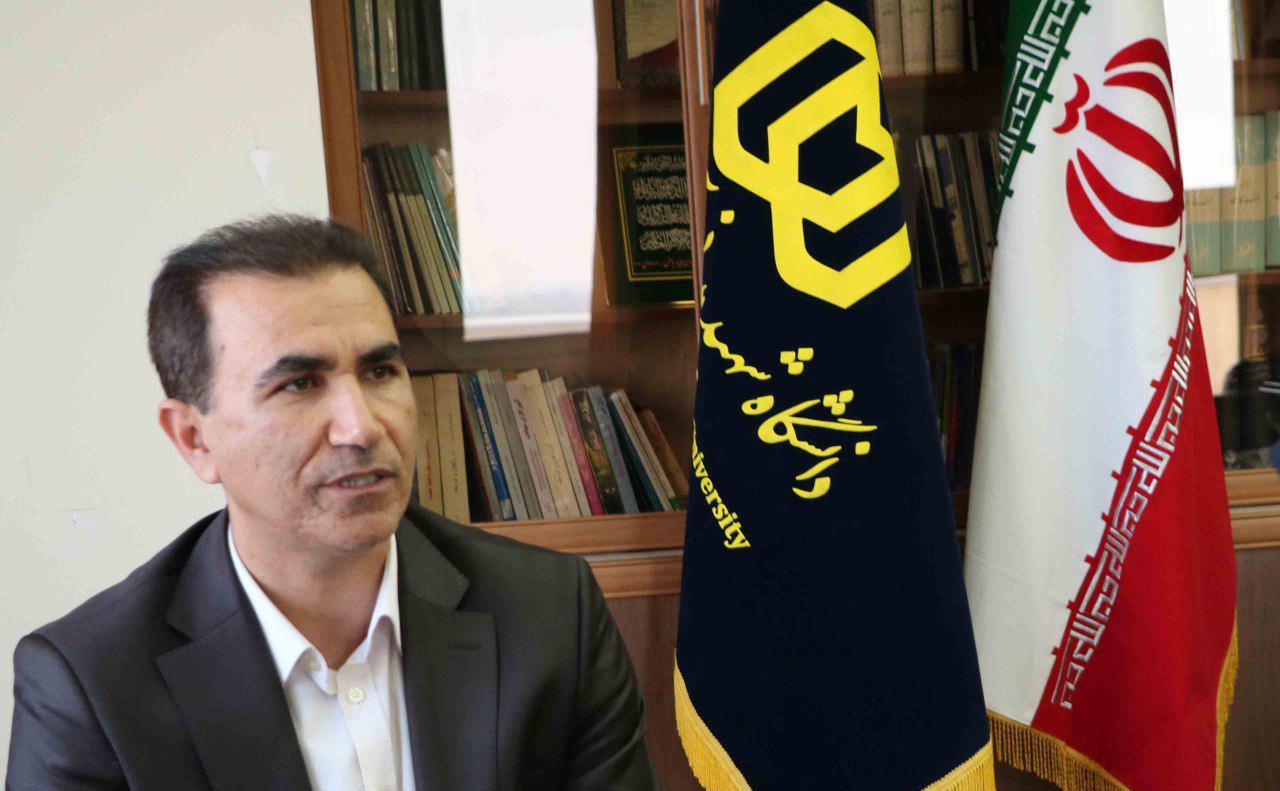 رئیس دانشگاه مدنی آذربایجان.jpg