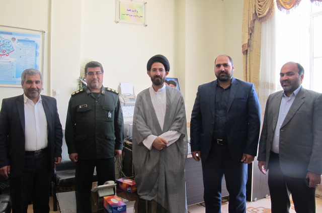 دیدار با امام جمعه.jpg