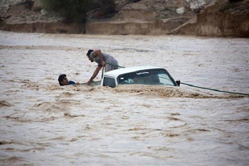 کمک-های-مردم-خیر-همدان-به-آسیب-دیدگان-از-سیل-از-مرز-سه-میلیارد-تومان-عبور-کرد.jpg