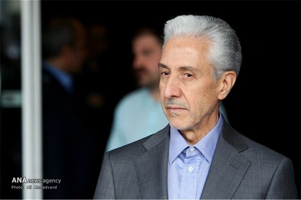 وزیر علوم با لوگوی آنا.jpg