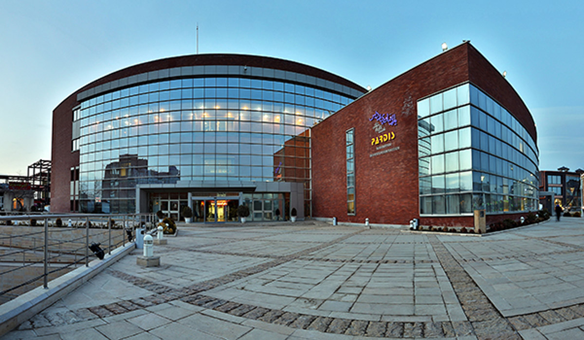 N83247278-72910111.jpg