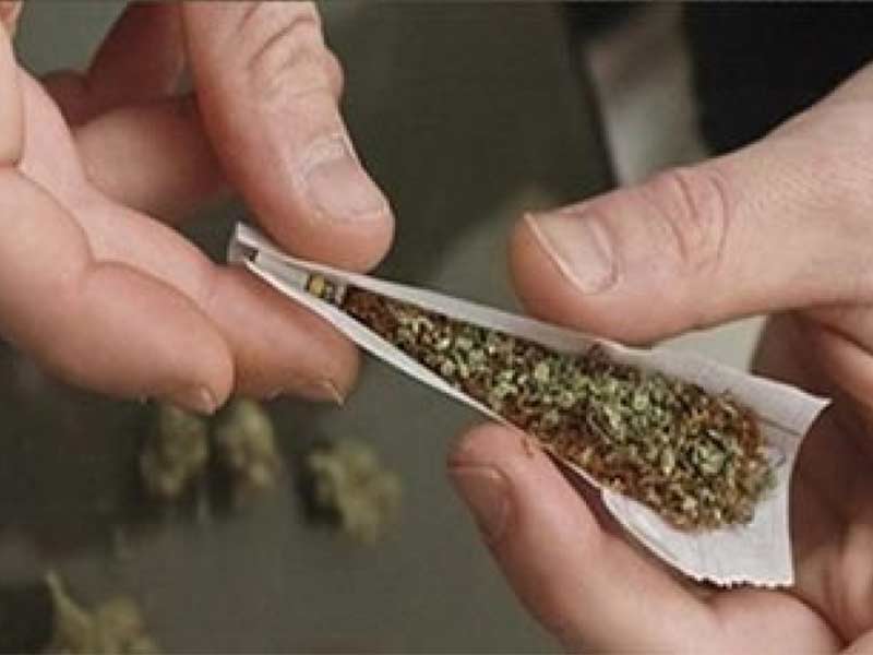 نشانه-ها-اعتیاد-به-حشیش.jpg