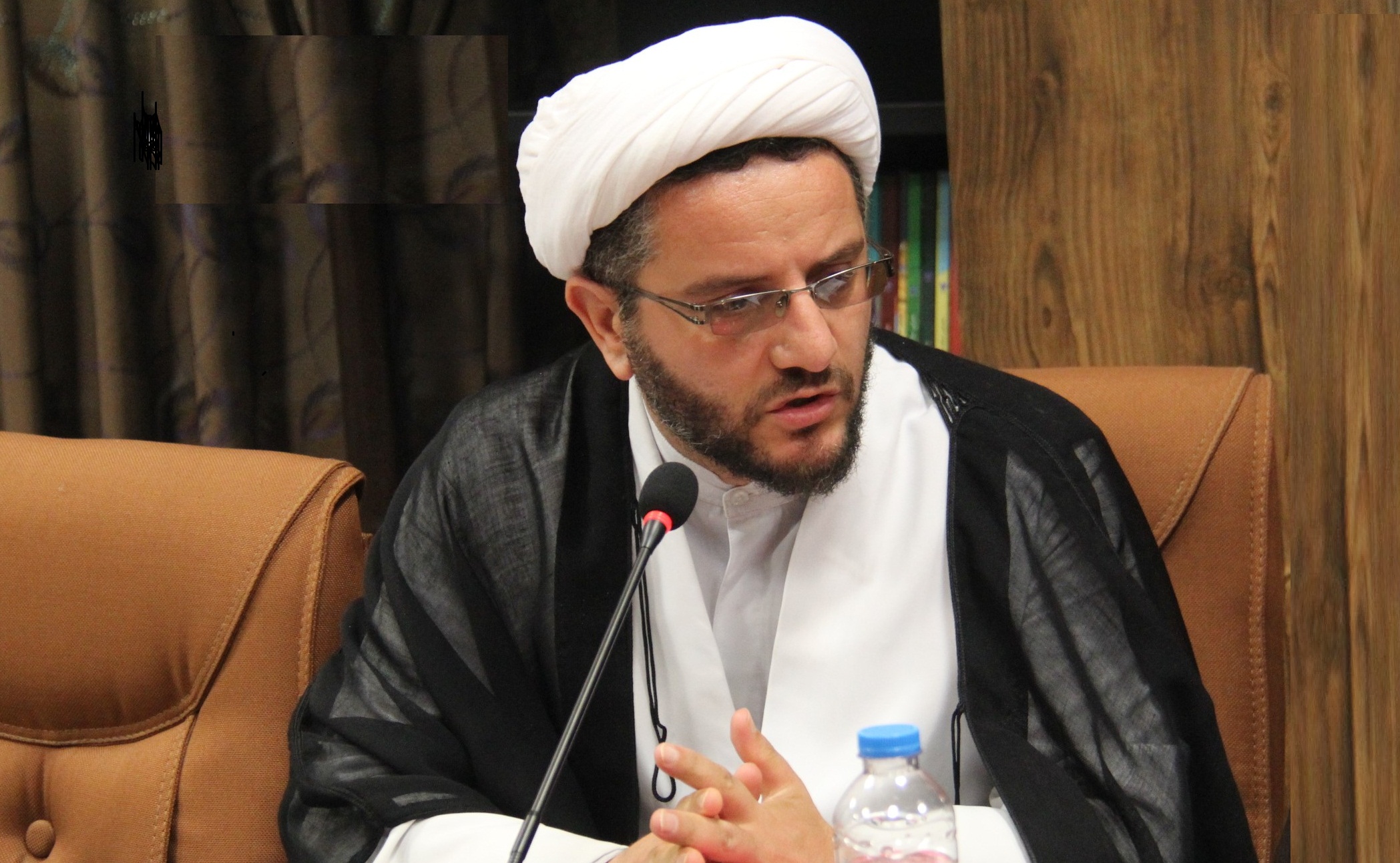 حاج آقا اکبری.jpg