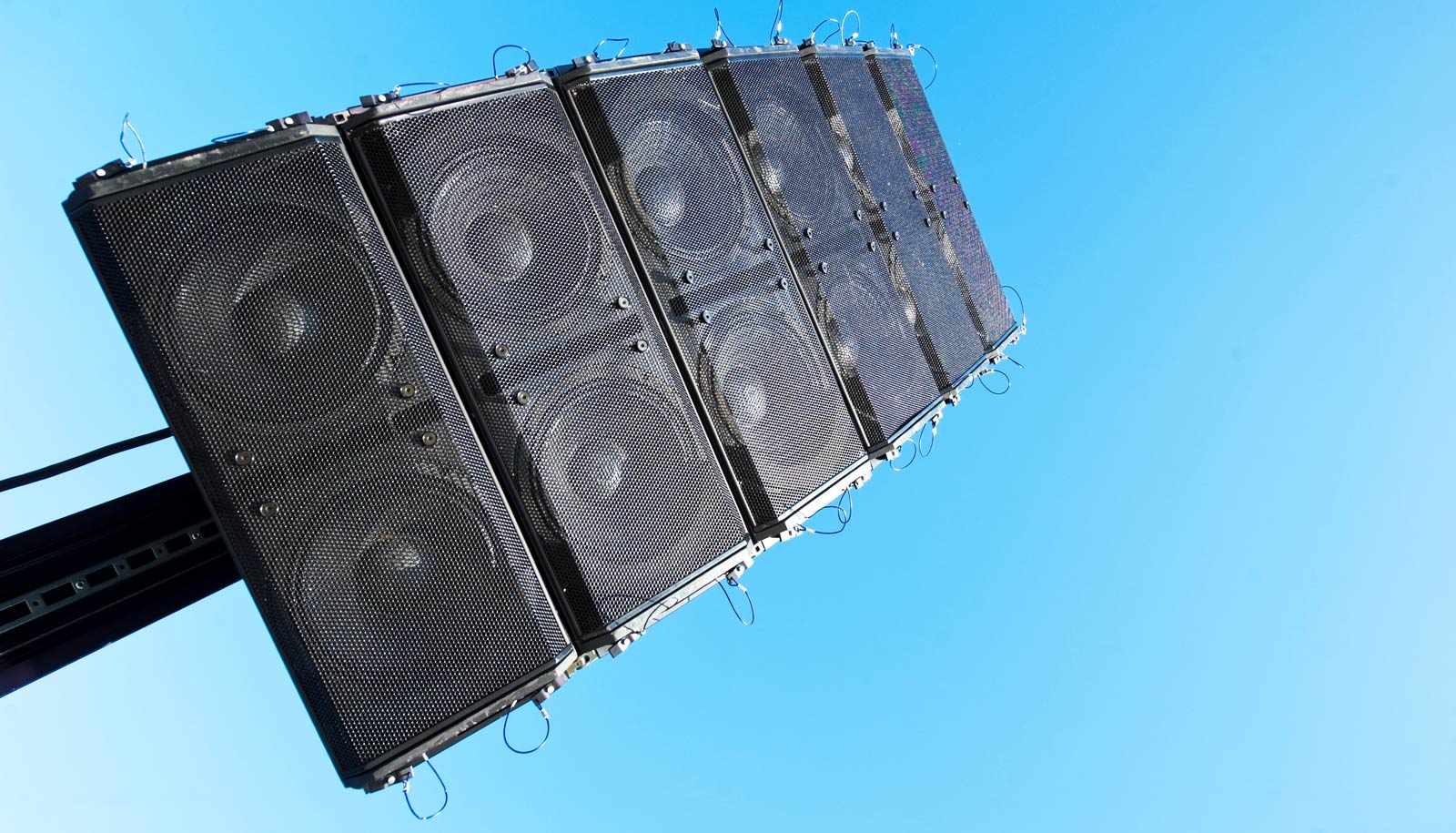 speakers_data_in_music_1600.jpg