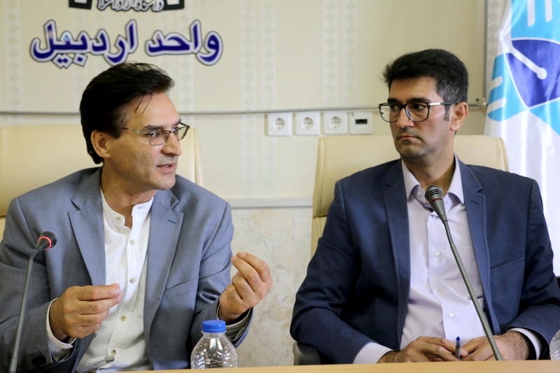نقش اصلی علوم انسانی جهت‌دهی به همه بخش‌های جامعه است
