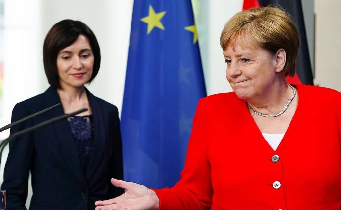 kanzlerin-merkel-tritt-mit.jpg
