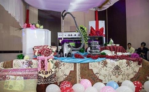 اهدای-38-فقره-جهیزیه-به-مددجویان-کمیته-امداد-منطقه-دو-زاهدان.jpg